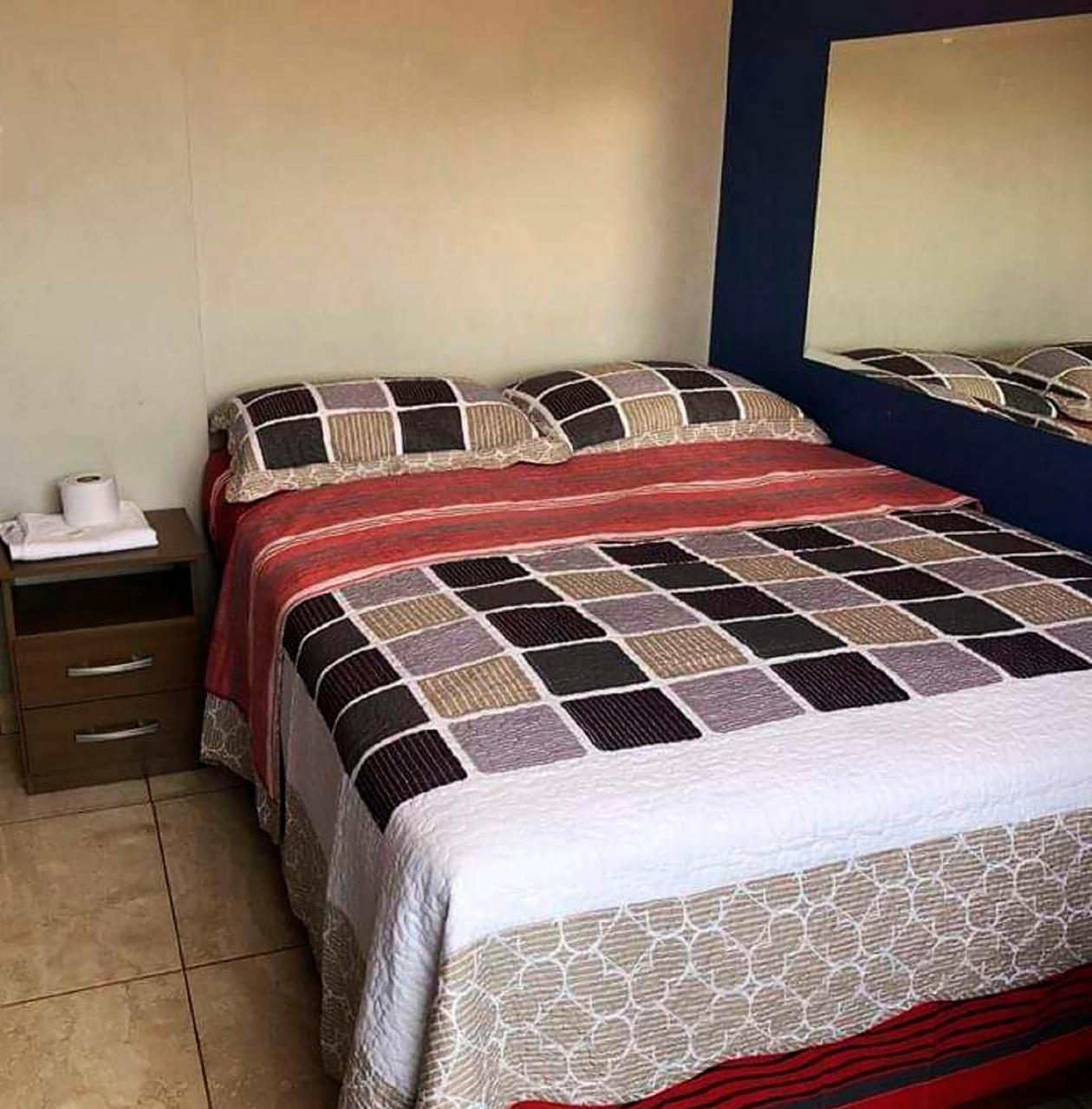 Hospedaje Luna Llena San Vicente de Canete Ngoại thất bức ảnh